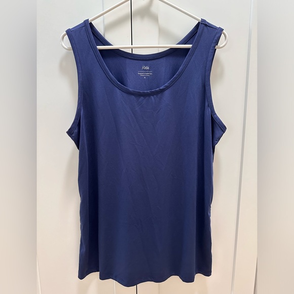 Zuda, women’s, super lightweight, fabric tank. Size M - Picture 6 of 7